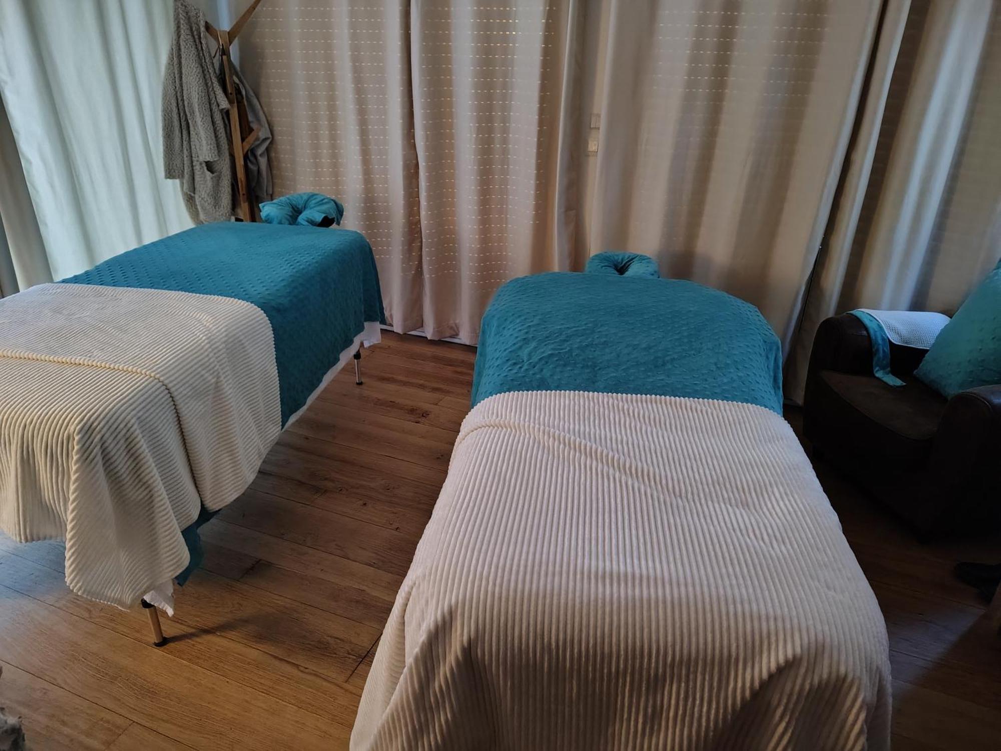 Le Spa Est Dans Le Pre Trigueres Exterior photo